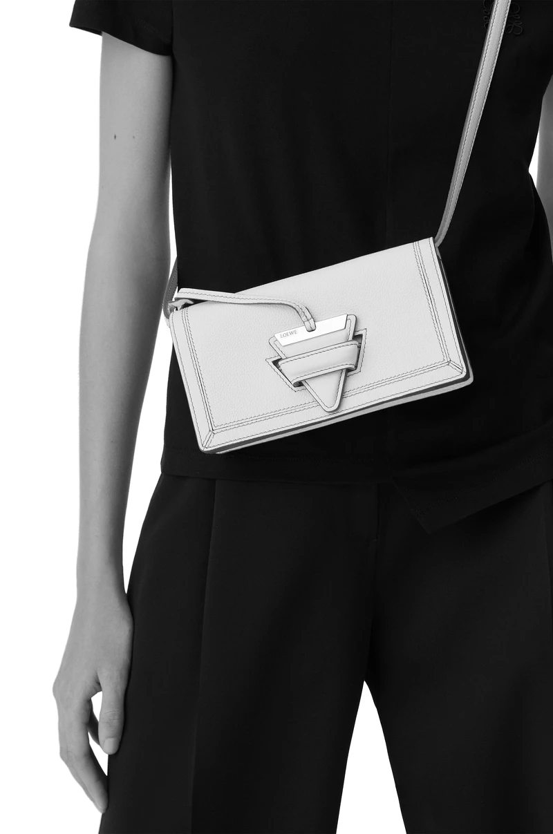 Barcelona包,約NT60,000 Barcelona包,約NT60,000