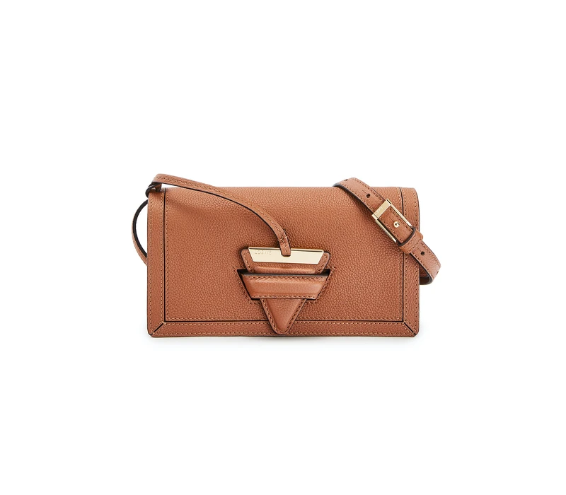 Barcelona包,約NT60,000 Barcelona包,約NT60,000