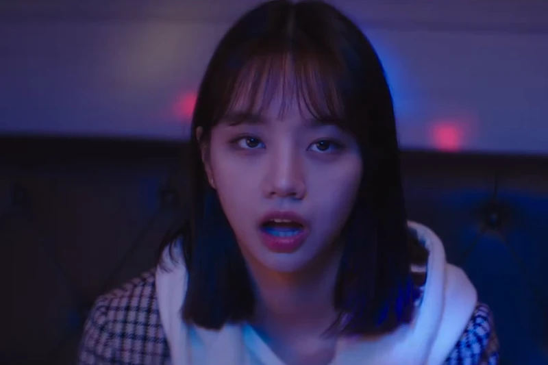 《請回答1988》彩蛋哏,惠利重現經典表情。 《請回答1988》彩蛋哏,惠利重現經典表情。