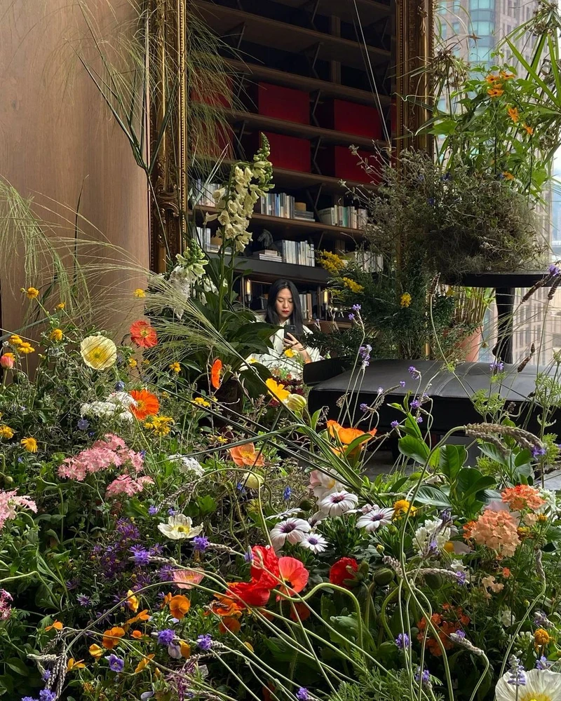 想想的空間花藝設計作品同樣充滿生命力。