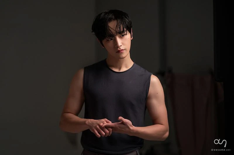 《我的室友是九尾狐》戀愛傻瓜「都載鎮」26歲 金度完