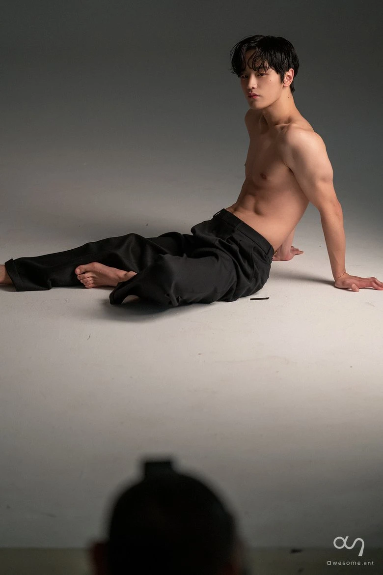 《我的室友是九尾狐》戀愛傻瓜「都載鎮」26歲 金度完