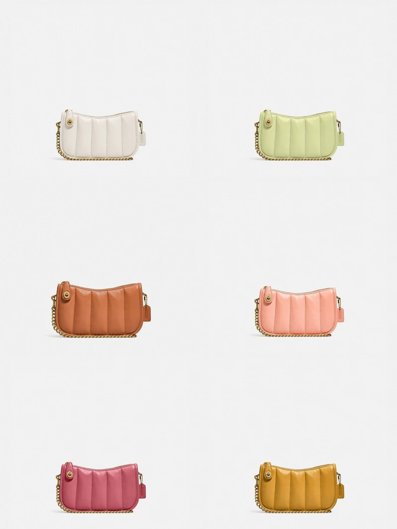 Coach Swinger 20絎縫手袋,售價NT$13,800 Coach Swinger 20絎縫手袋,售價NT$13,800