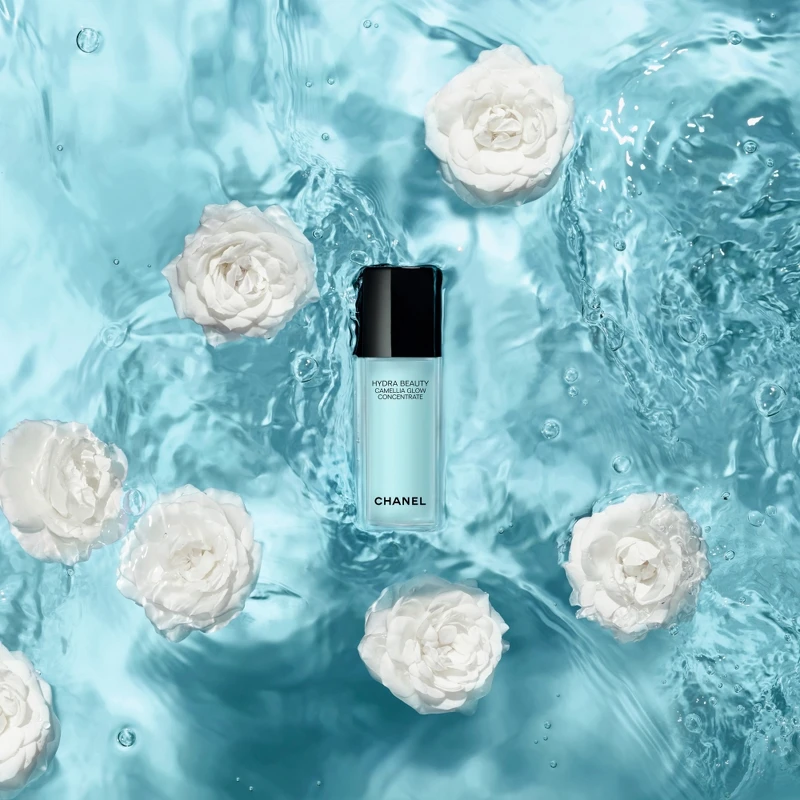 CHANEL香奈兒山茶花保濕修護濃萃情境圖 CHANEL香奈兒山茶花保濕修護濃萃情境圖