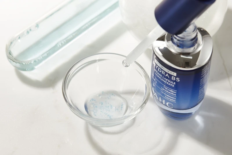 AHC超微導B5能量修護賦活露主打一抹釋放1億5千萬益生菌體,注入修護保濕能量 AHC超微導B5能量修護賦活露主打一抹釋放1億5千萬益生菌體,注入修護保濕能量