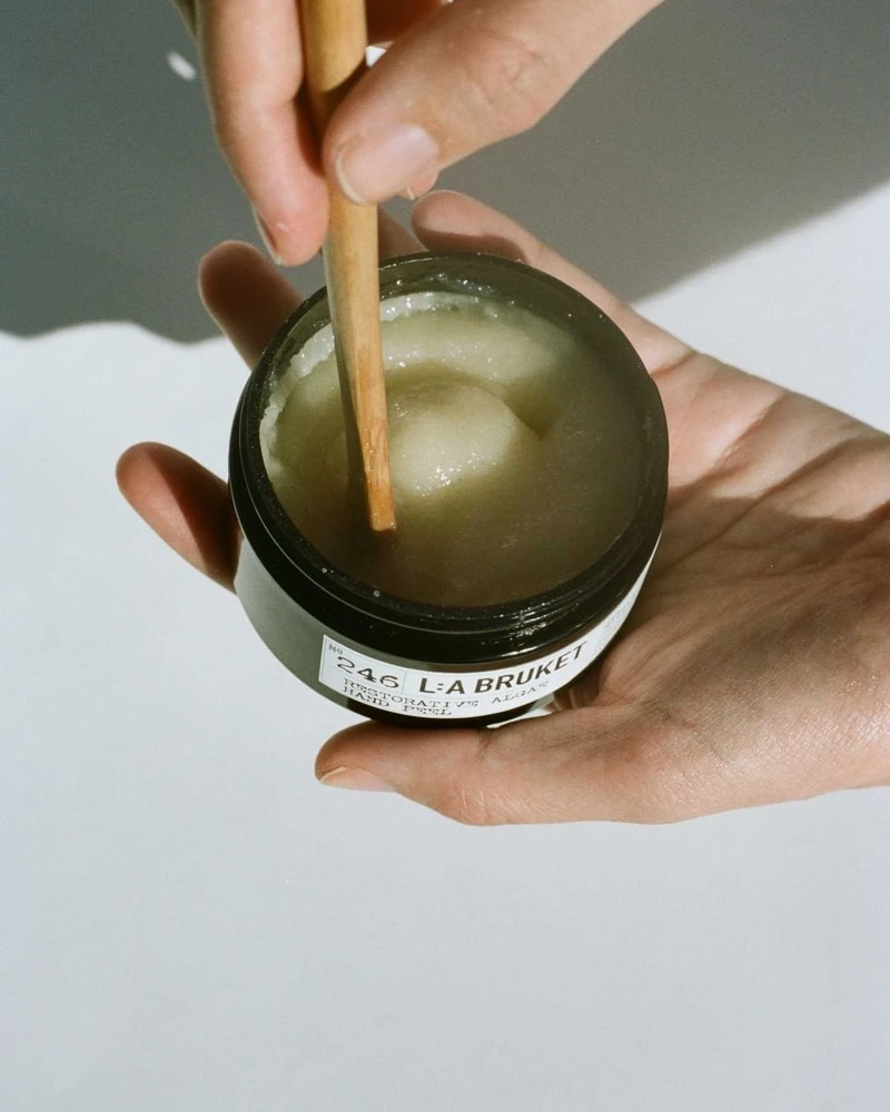 L:A BRUKET 接骨木花手不去角質,NT1,650 L:A BRUKET 接骨木花手不去角質,NT1,650