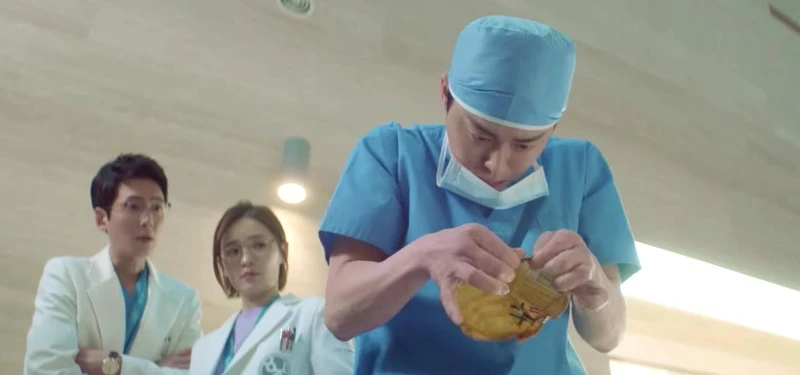 《機智醫生生活2》曹政奭「淘氣翊晙」根本「人間表情包」