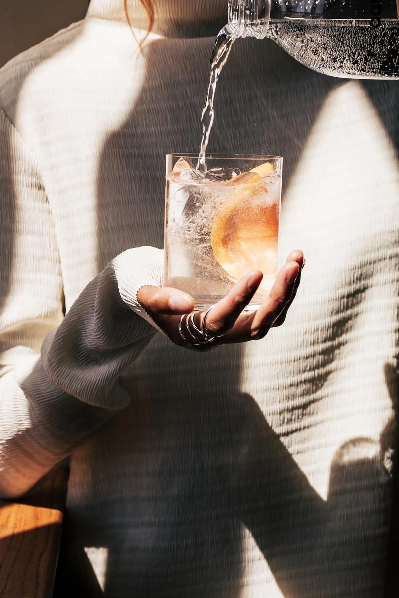 水是維持身體功能的重要元素。