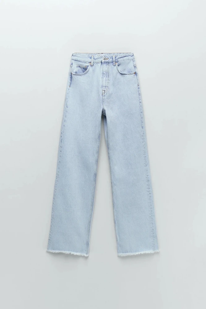 高腰直筒牛仔褲，NT1,290>>>NT890