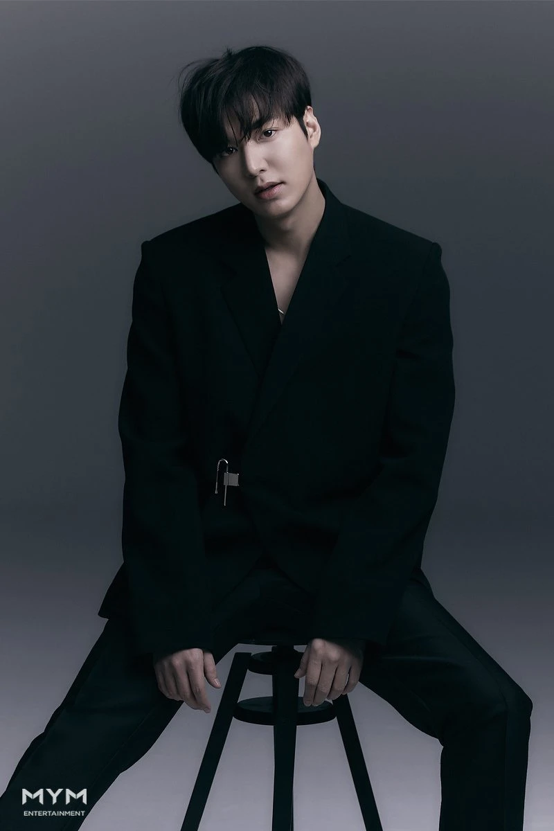 李敏鎬 帥照多連發！堪比雕像神級顏值