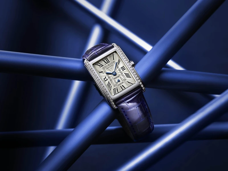 Longines 浪琴表 DolceVita 多情系列鑽石鑲嵌錶殼藍色皮革錶帶女士腕錶(L5.255.0.71.7) 建議售價NT$100,300  Longines 浪琴表 DolceVita 多情系列鑽石鑲嵌錶殼藍色皮革錶帶女士腕錶(L5.255.0.71.7) 建議售價NT$100,300