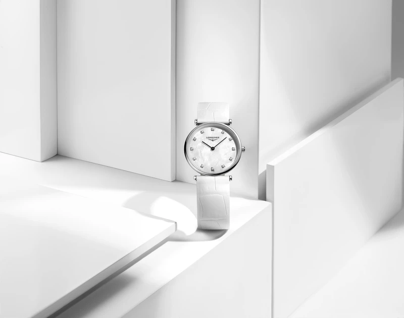 Longines 浪琴表 La Grande Classique de Longines 嘉嵐系列珍珠母貝面盤點鑽時標白色皮革錶帶腕錶(L4.512.4.87.0) 建議售價NT$47,700  Longines 浪琴表 La Grande Classique de Longines 嘉嵐系列珍珠母貝面盤點鑽時標白色皮革錶帶腕錶(L4.512.4.87.0) 建議售價NT$47,700
