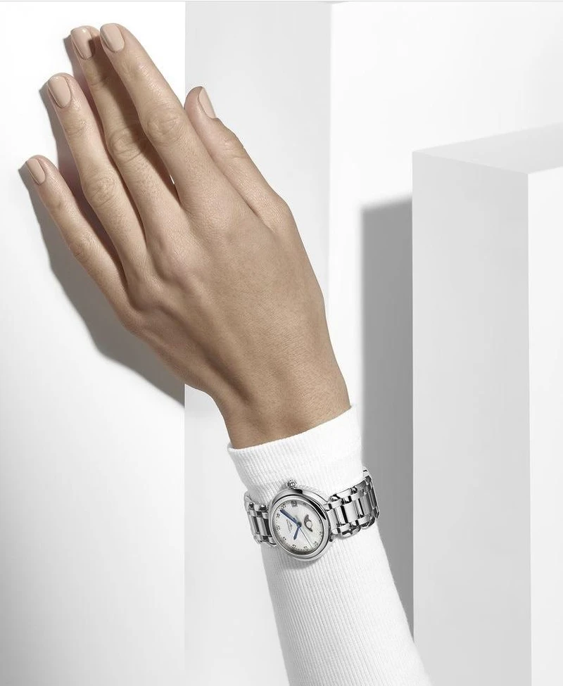 Longines浪琴表PrimaLuna新月系列腕錶,參考售價NT46,700 Longines浪琴表PrimaLuna新月系列腕錶,參考售價NT46,700