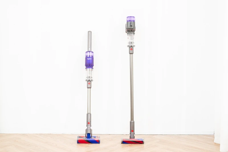 (左) Dyson Omni-glide、(右)Dyson Micro 1.5kg (左) Dyson Omni-glide、(右)Dyson Micro 1.5kg