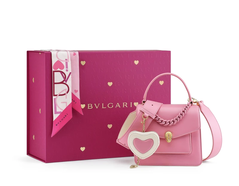 BVLGARI Serpenti Forever Maxi Chain紅鶴粉色包款套組(獨賣七夕首推) 參考售價：約新台幣124,000元 (Size: S，18 X 15 X 9.5 cm，組合不拆售)