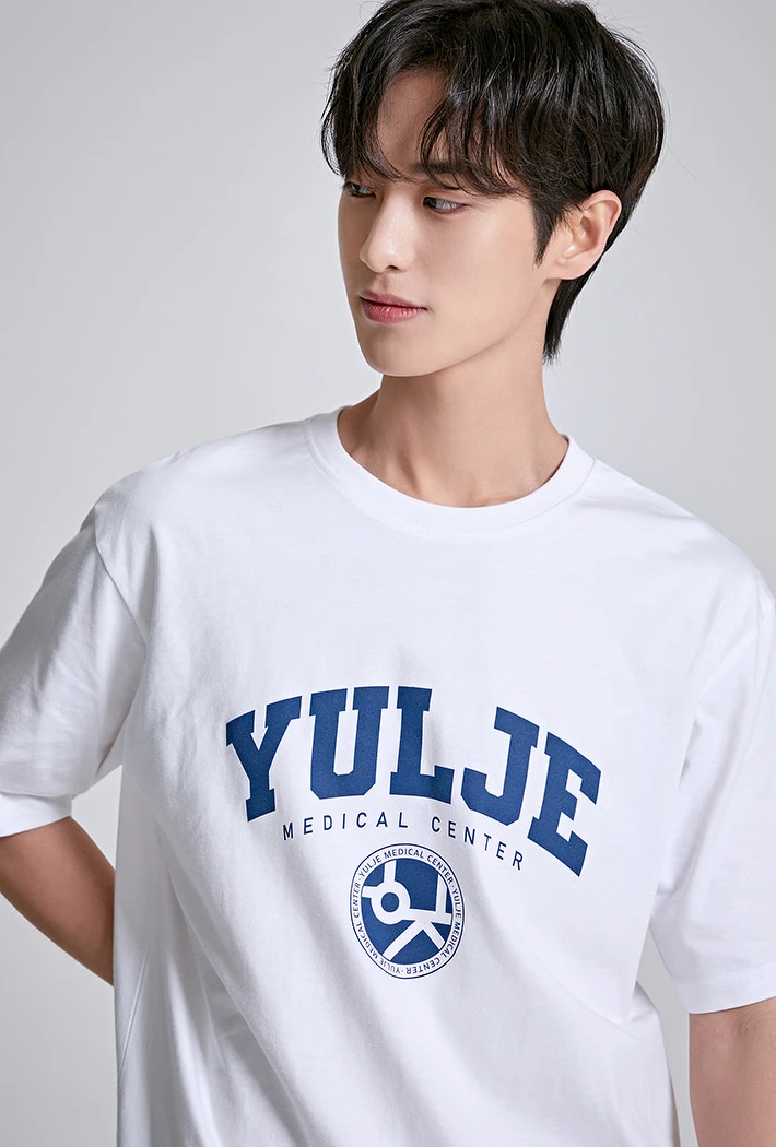 《機智醫生生活2》X SPAO聯名系列T-Shirt,約NT490 《機智醫生生活2》X SPAO聯名系列T-Shirt,約NT490