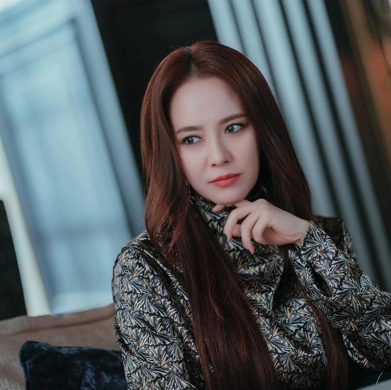 宋智孝 《來魔女食堂吧》演繹華麗優雅造型 宋智孝 《來魔女食堂吧》演繹華麗優雅造型