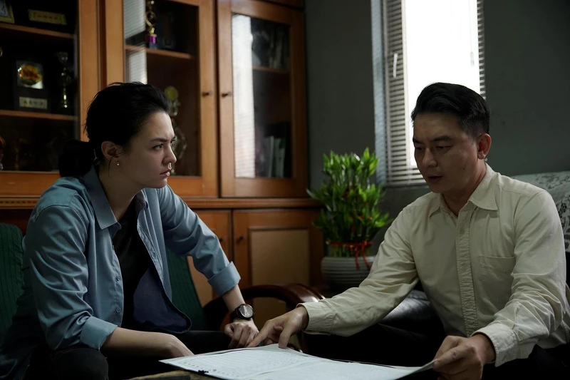 ▲案情膠著讓觀眾也跟著入戲燒腦。(圖/CATCHPLAY+提供) ▲案情膠著讓觀眾也跟著入戲燒腦。(圖/CATCHPLAY+提供)