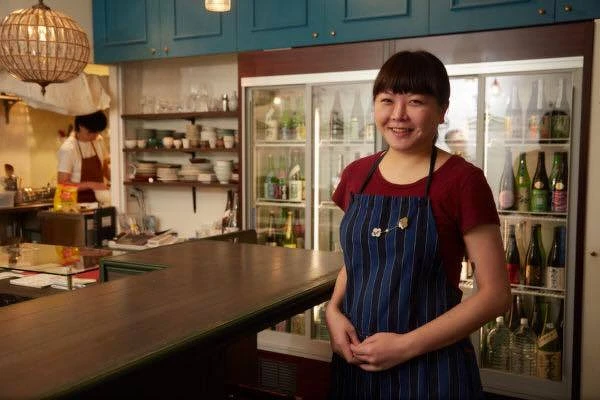 日本最強 Sake Bar 侍酒師千葉麻里繪。 日本最強 Sake Bar 侍酒師千葉麻里繪。