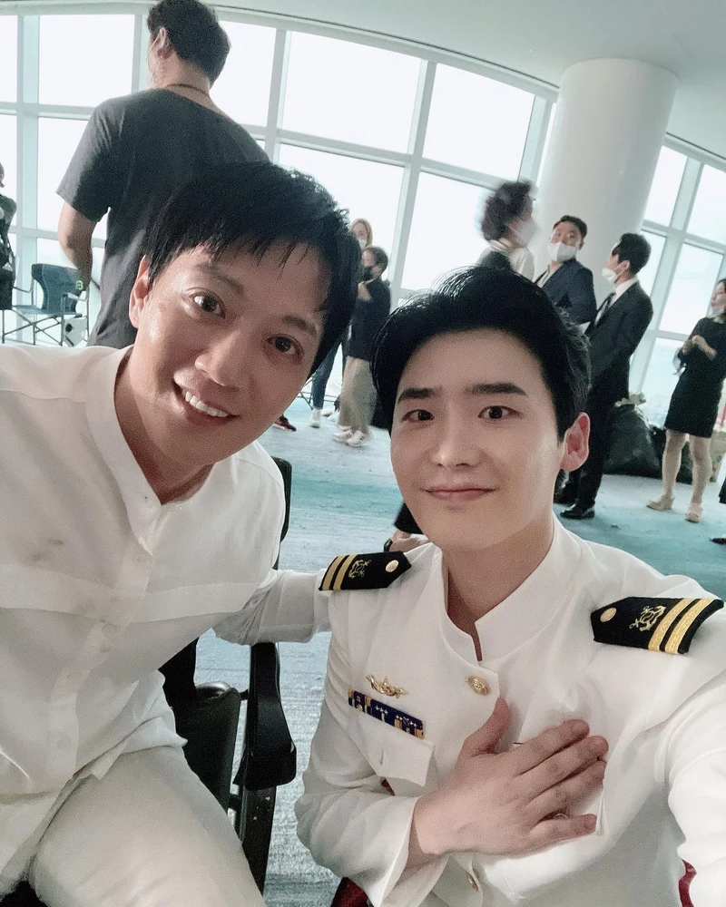 李鍾碩 電影《分貝》海軍造型公開! 李鍾碩 電影《分貝》海軍造型公開!