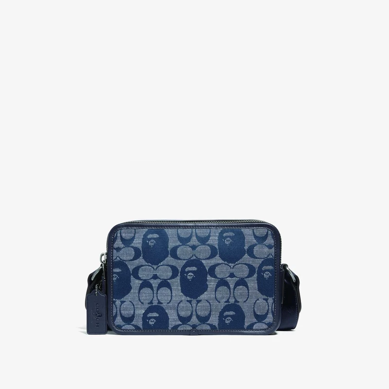 BAPE® X Coach斜背手袋,NT16,800 BAPE® X Coach斜背手袋,NT16,800