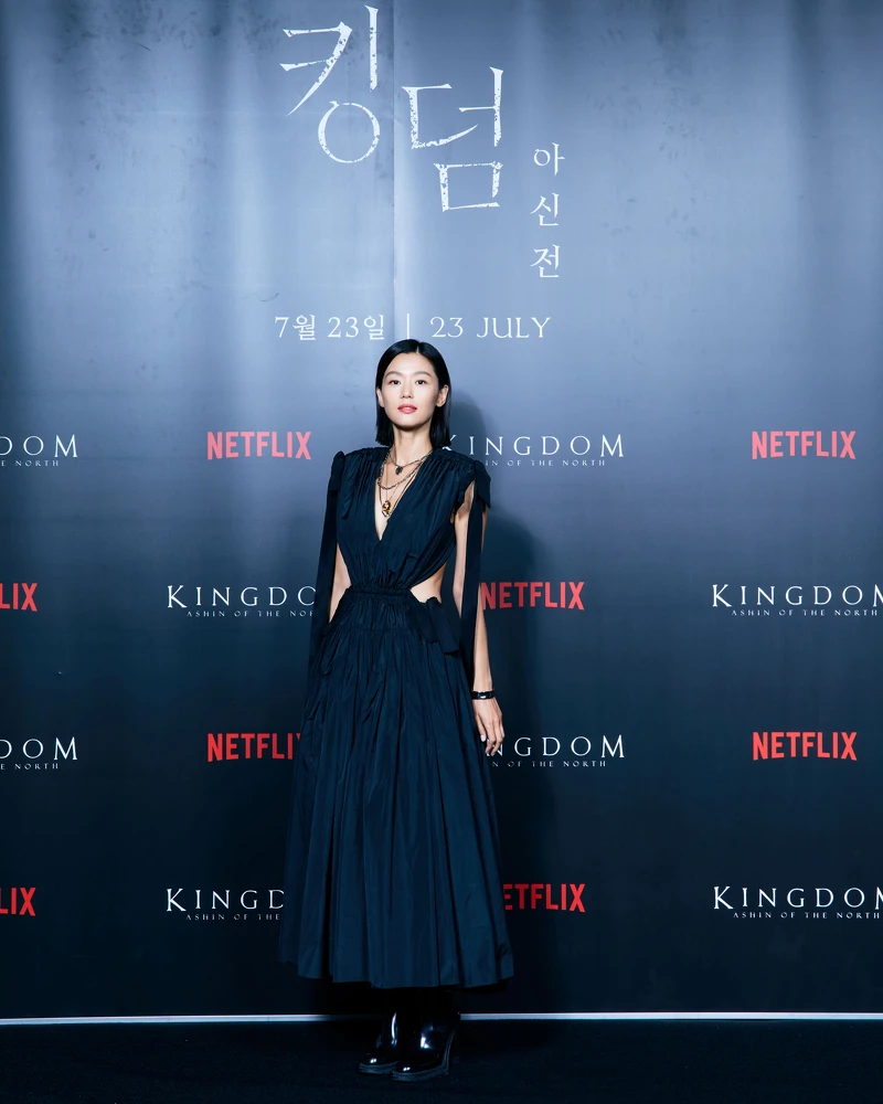 39歲 全智賢《屍戰朝鮮:雅信傳》回歸 39歲 全智賢《屍戰朝鮮:雅信傳》回歸