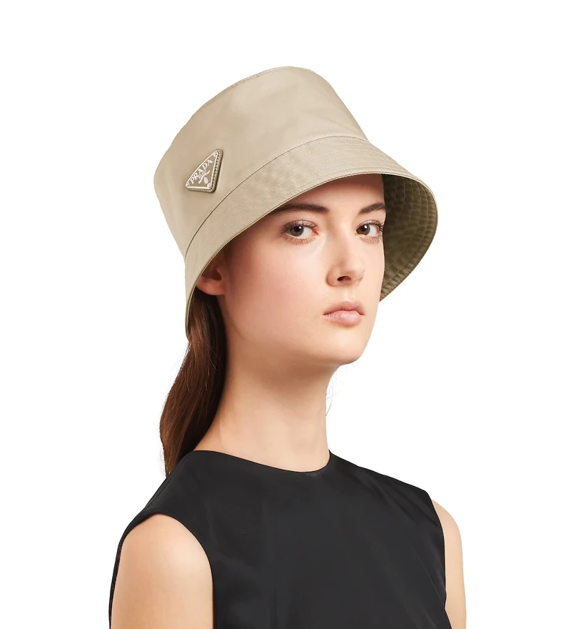 Prada 尼龍漁夫帽,NT14,500 Prada 尼龍漁夫帽,NT14,500