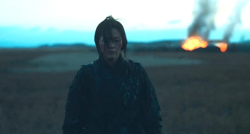 《屍戰朝鮮：雅信傳》雅信悲憤焚燒婆豬衛營帳