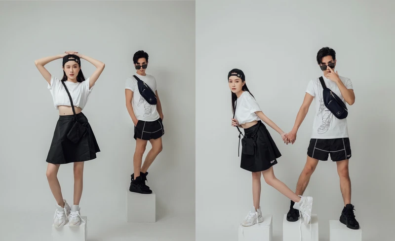 (MANDY)白色短袖上衣NT1,500,個性側背包NT2,100,黑色圓弧短裙NT3,580,BIG LOGO TRAINER PUFFED高筒鞋NT5,180(以上皆為建議售價)。 (MANDY男友) 白色球鞋塗鴉上衣NT1,500,中性短褲NT4,380,腰包NT5,400,BIG LOGO TRAINER PUFFED高筒鞋NT5,180(以上皆為建議售價)。 (MANDY)白色短袖上衣NT1,500,個性側背包NT2,100,黑色圓弧短裙NT3,580,BIG LOGO TRAINER PUFFED高筒鞋NT5,180(以上皆為建議售價)。 (MANDY男友) 白色球鞋塗鴉上衣NT1,500,中性短褲NT4,380,腰包NT5,400,BIG LOGO TRAINER PUFFED高筒鞋NT5,180(以上皆為建議售價)。