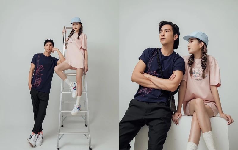 (MANDY)粉紅萌虎圖案上衣NT1,440,寶寶藍棒球帽NT1,800,DELEGATION EX鞋款NT4,580(以上皆為建議售價)。 (MANDY男友) 藍色球鞋塗鴉上衣NT1,500,黑色棒球帽NT1,800,黑色長褲NT4,800,字母中筒襪NT480,DELEGATION EX鞋款NT4,580(以上皆為建議售價)。 (MANDY)粉紅萌虎圖案上衣NT1,440,寶寶藍棒球帽NT1,800,DELEGATION EX鞋款NT4,580(以上皆為建議售價)。 (MANDY男友) 藍色球鞋塗鴉上衣NT1,500,黑色棒球帽NT1,800,黑色長褲NT4,800,字母中筒襪NT480,DELEGATION EX鞋款NT4,580(以上皆為建議售價)。