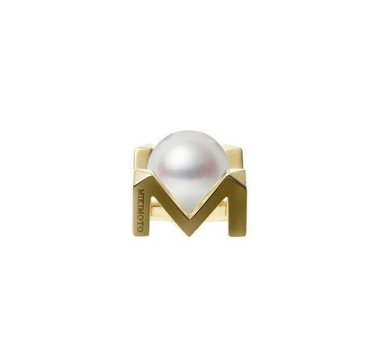 Mikimoto M 系列 18K金鑲嵌珍珠耳環，售價電洽。