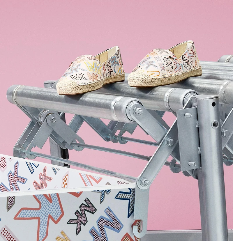 七夕膠囊系列草編鞋,NT4,700。 七夕膠囊系列草編鞋,NT4,700。