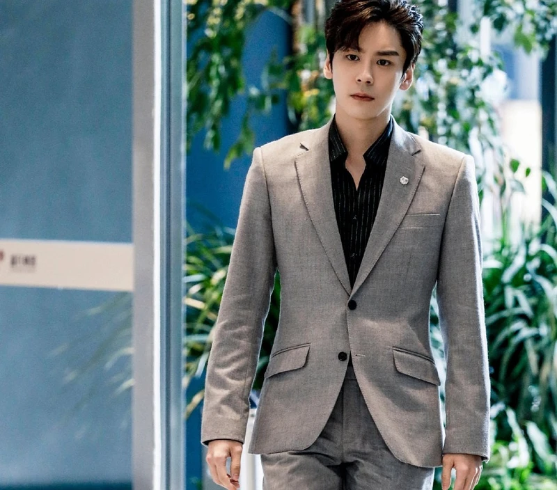 《賀先生的戀戀不忘》魏哲鳴 《賀先生的戀戀不忘》魏哲鳴