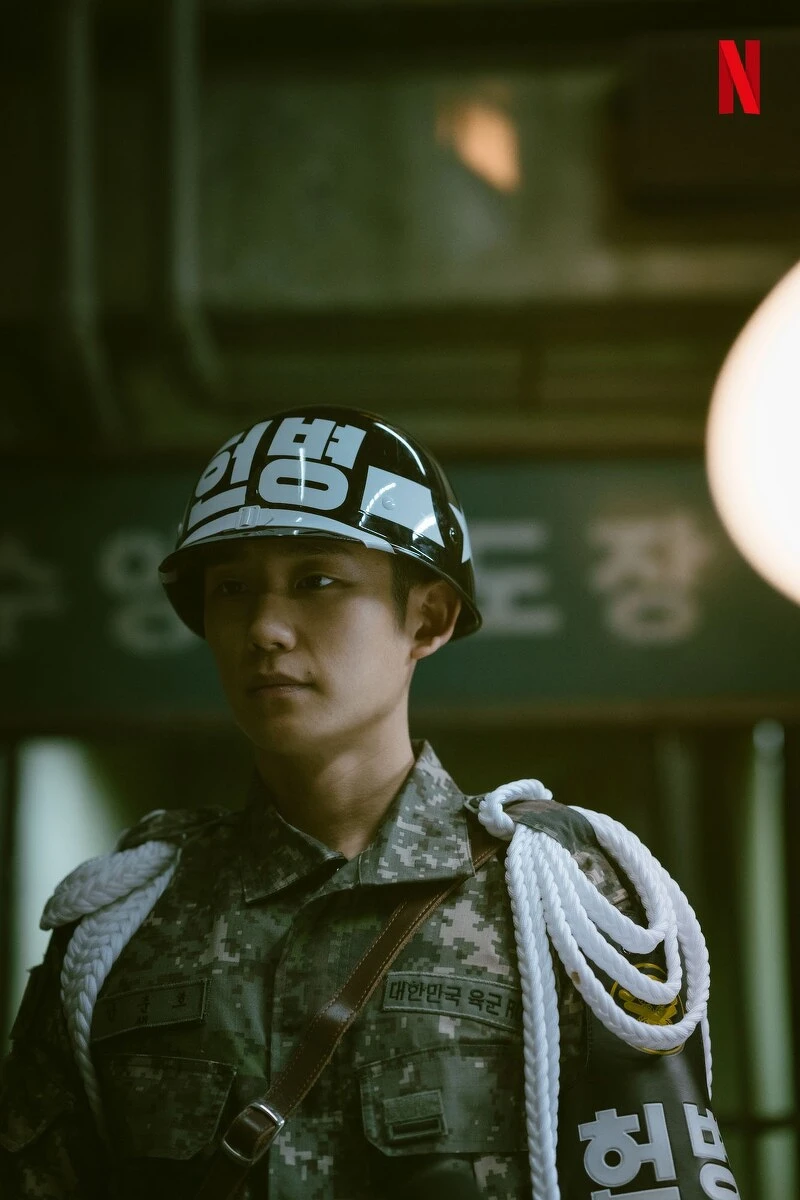 丁海寅、具教煥、金成鈞《D.P:逃兵追緝令》 丁海寅、具教煥、金成鈞《D.P:逃兵追緝令》