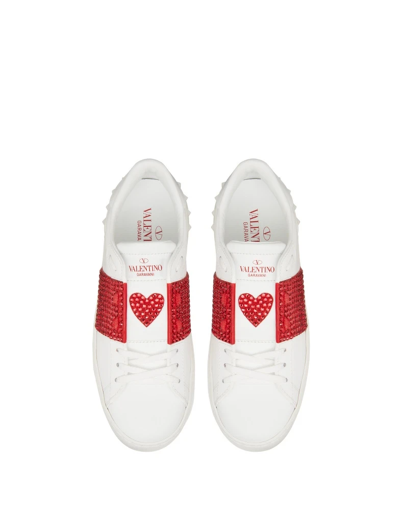 心形水鑽裝飾運動鞋,NT32,200 心形水鑽裝飾運動鞋,NT32,200