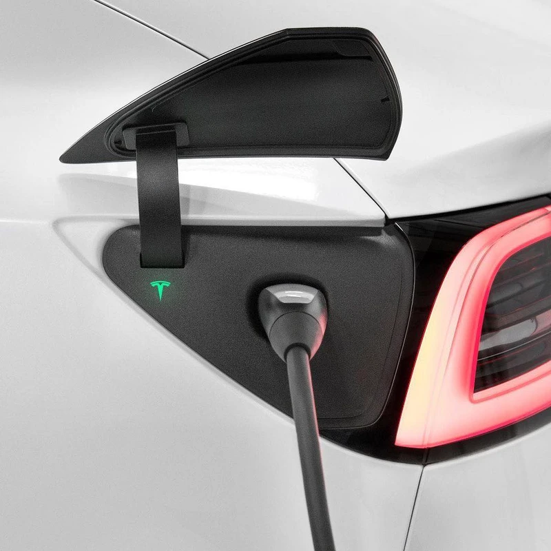 「超級充電時」是車主追劇的好時機。 「超級充電時」是車主追劇的好時機。