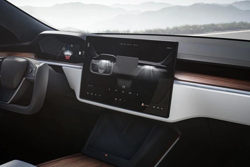 來一場專屬於您的 Tesla 私人移動電影院。 來一場專屬於您的 Tesla 私人移動電影院。