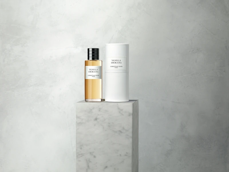 迪奧香氛世家系列-澄金梵尼蘭情境圖