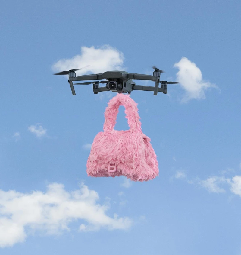 迷你仿毛沙漏包,NT62,900 / 小型仿毛沙漏包,NT57,500 / NANO仿毛沙漏包,NT32,800 迷你仿毛沙漏包,NT62,900 / 小型仿毛沙漏包,NT57,500 / NANO仿毛沙漏包,NT32,800