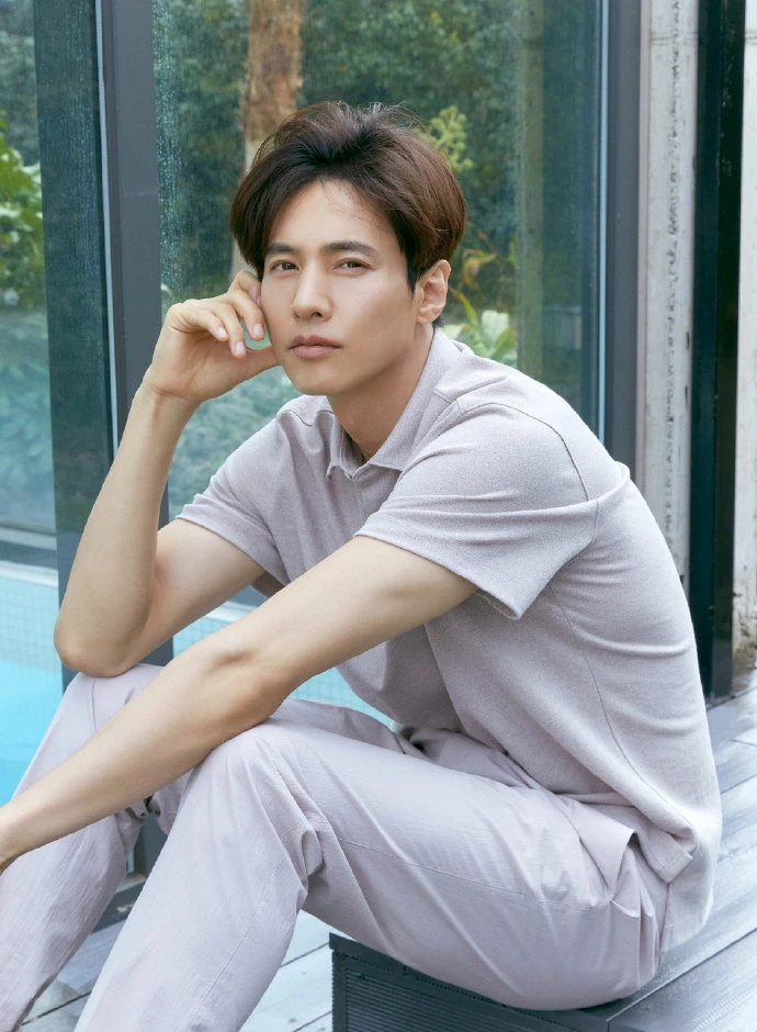 43歲 元斌 代言大片再狙擊！