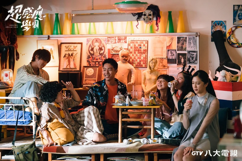 《超感應學園》超自然感應社六小福，左起姜濤、洪群鈞、蔡凡熙、林思廷、百白、劉奕兒