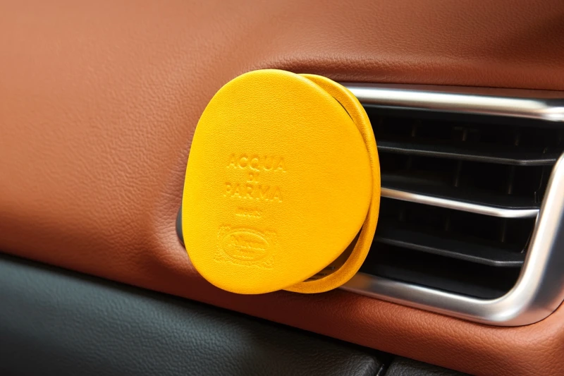 ACQUA DI PARMA 帕爾瑪之水X POLTRONA FRAU車用擴香皮套(共三色)，NT4,350