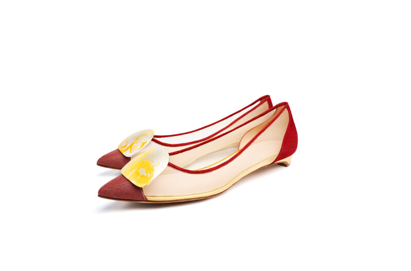 網紗拼接皮革平底鞋,NT59,800。 網紗拼接皮革平底鞋,NT59,800。