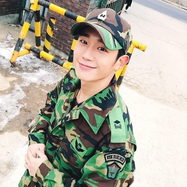 丁海寅 軍服造型Man味十足