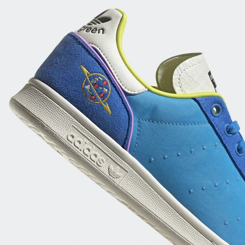 adidas Originals Stan Smith Disney(男女鞋款)，NT3,690