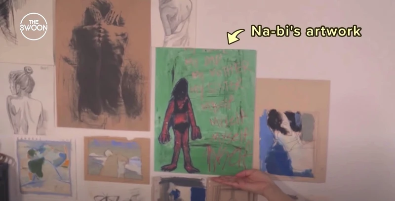 劉娜比 房間牆上畫作有許多是 韓韶禧 親手創作 劉娜比 房間牆上畫作有許多是 韓韶禧 親手創作