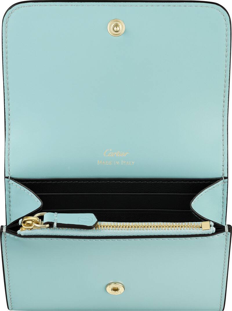 Double C de Cartier迷你皮夾 薄荷綠色小牛皮、 金色和薄荷綠色琺瑯飾面 參考價格約NT$ 17,600