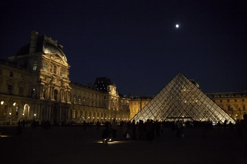 Palais du Louvre. Cour Napoléon - Pyramide du Louvre Photo © Musée du Louvre, Dist. RMN-Grand Palais / Angèle Dequier © Ieoh Ming Pei