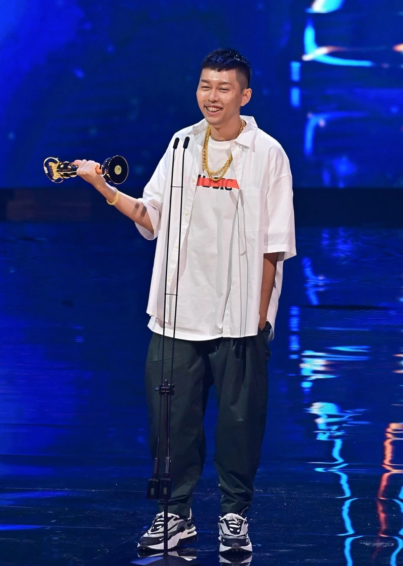 2021金曲獎最佳華語男歌手:杜振熙(蛋堡) 2021金曲獎最佳華語男歌手:杜振熙(蛋堡)