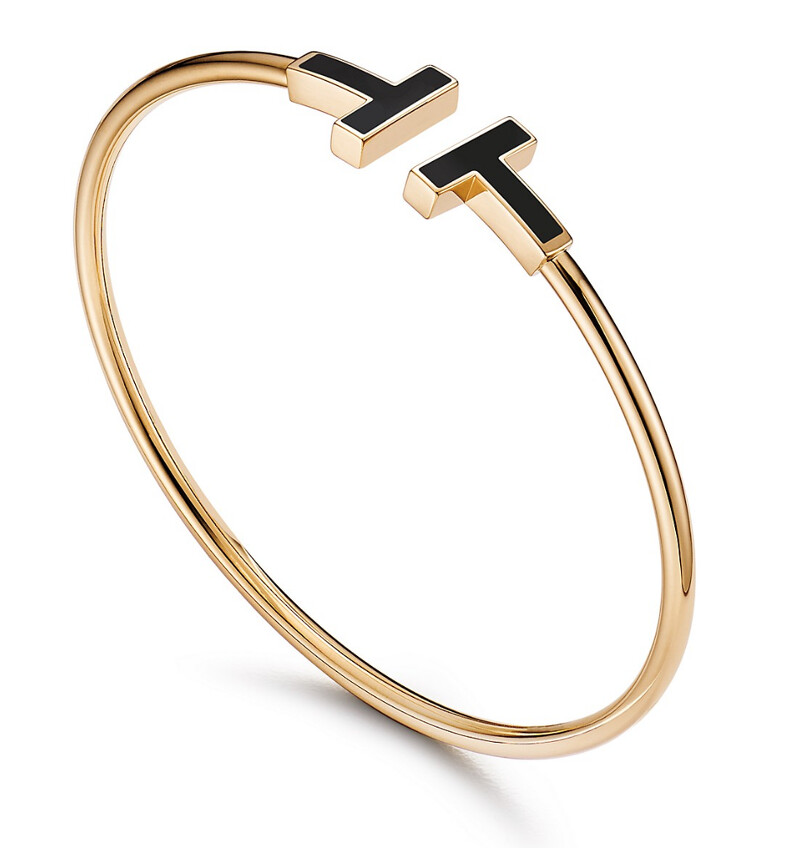Tiffany T Wire手鐲，黃金鑲嵌黑色縞瑪瑙，售價店冾